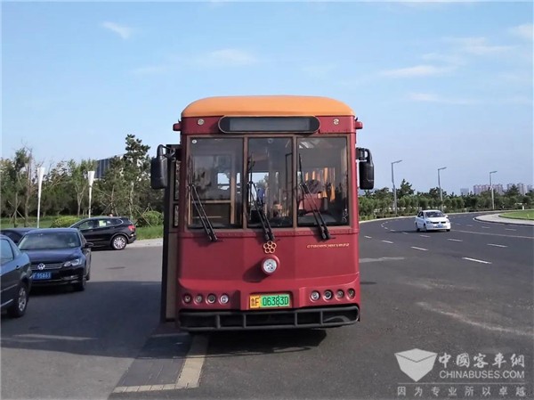 美車(chē)襯美景 銀隆新能源仿古鐺鐺車(chē)入駐煙臺(圖2)