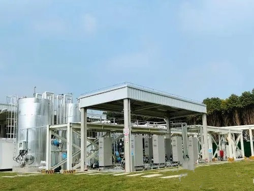 “吃”進(jìn)氫氣“吐”出冷熱電，氫能燃料電池加速落地(圖1)